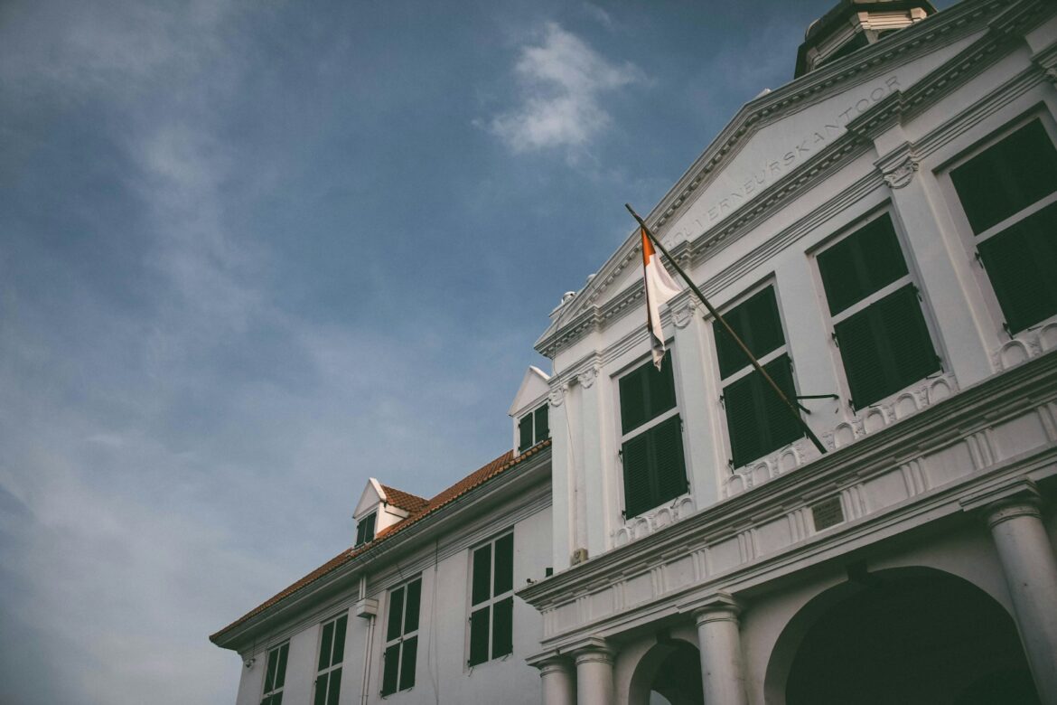 Gemeentehuis in een Nederlandse stad